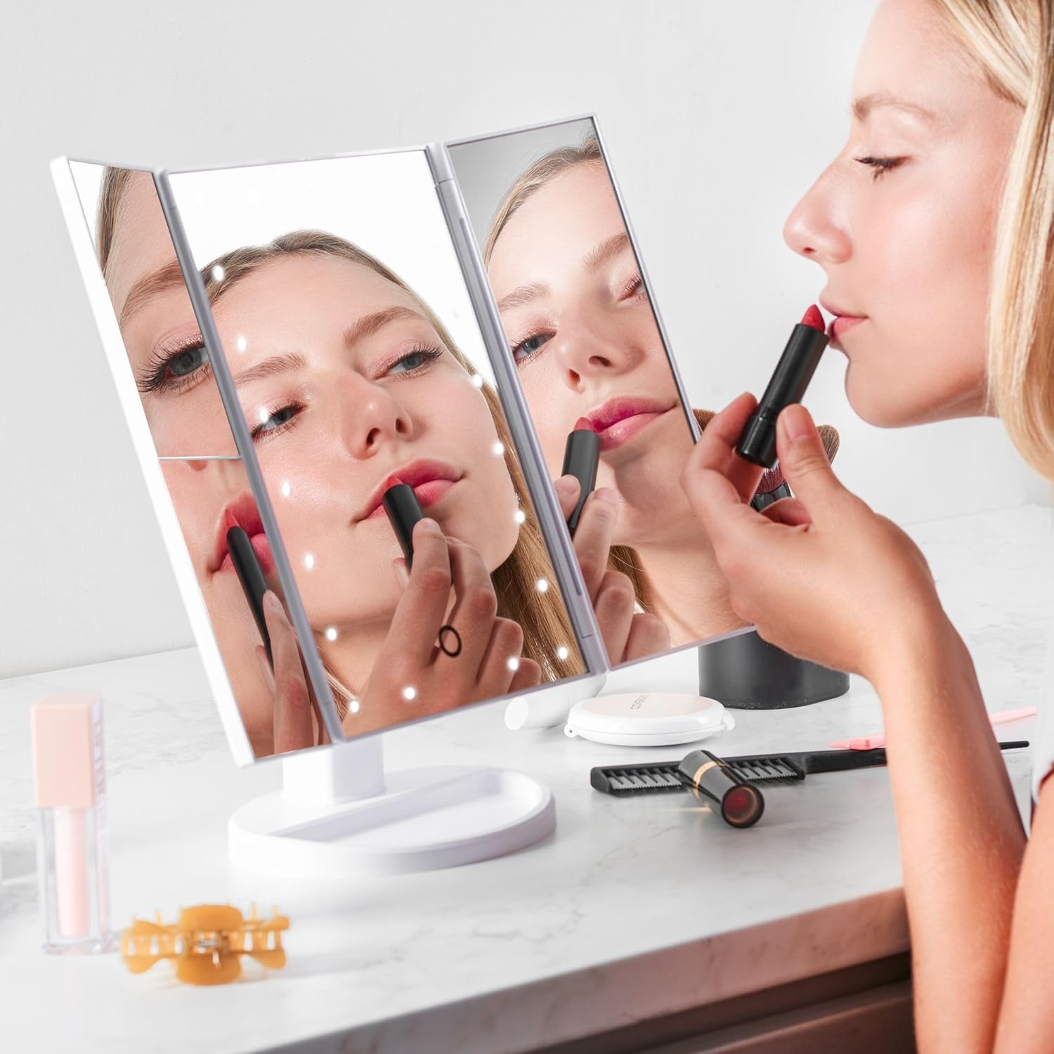 led-ogledalo-za-sminkanje-sa-uvecanjem-2